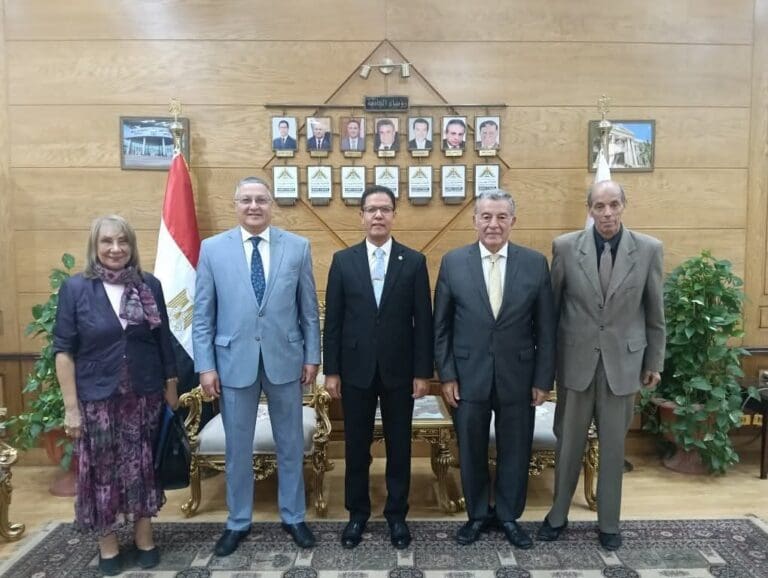 FB IMG 1754836030634 عين شمس رئيس جامعة بنها يترأس لجنة اختيار عميد كلية الزراعة بمشتهر موقع في الجامعة