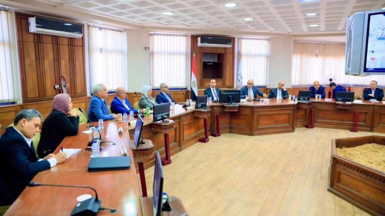 FB IMG 1754837955624 عين شمس اجتماع عاجل لوزير التعليم مع قيادات القاهرة والجيزة لوضع خطة تطوير التعليم 2025 موقع في الجامعة