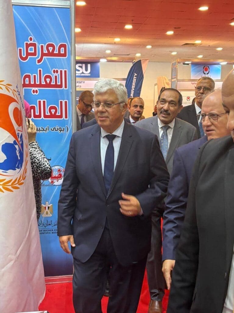 FB IMG 1755086238369 الجامعة البريطانية جامعتا المنصورة والمنصورة الأهلية تعرضان أحدث برامجهما الأكاديمية في معرض «أخبار اليوم للتعليم العالي 2025» موقع في الجامعة