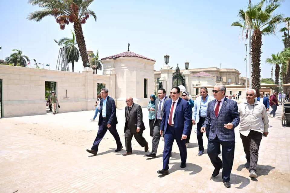 FB IMG 1755497360987 رغبات رئيس جامعة القاهرة يتفقد أعمال الترميم والصيانة لسور الحرم الجامعي والبوابات الرئيسة موقع في الجامعة