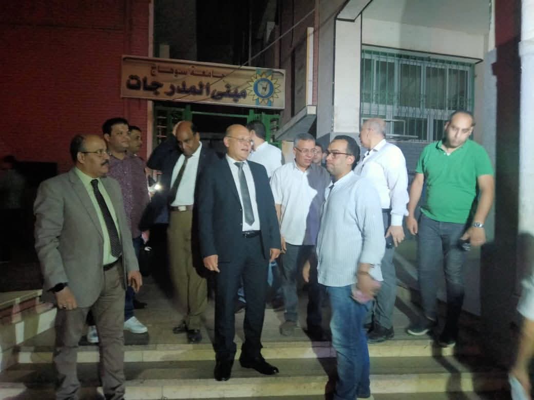 حريق في المقر القديم بجامعة سوهاج.. وبيان عاجل من رئيس الجامعة حول حجم الأضرار 1 FB IMG 1756146312816 جامعة سوهاج حريق في المقر القديم بجامعة سوهاج.. وبيان عاجل من رئيس الجامعة حول حجم الأضرار موقع في الجامعة