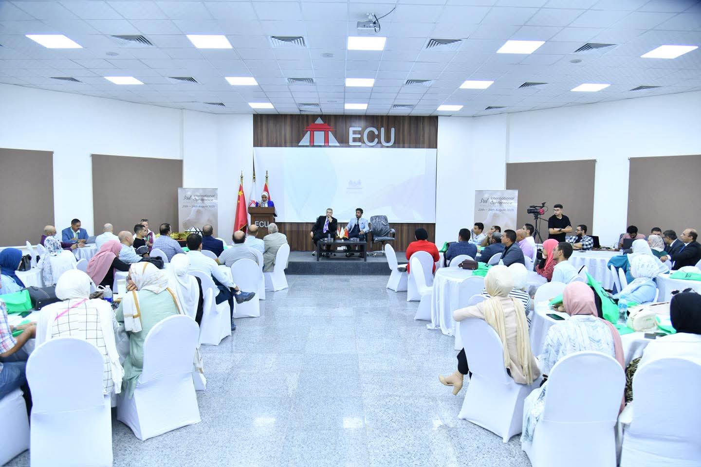 مؤتمر طب الخيول في الجامعة المصرية الصينية يجمع خبراء عالميين ويكشف أسرار "التميز البيطري" 1 FB IMG 1756148218902 الجامعة المصرية الصينية مؤتمر طب الخيول في الجامعة المصرية الصينية يجمع خبراء عالميين ويكشف أسرار "التميز البيطري" موقع في الجامعة