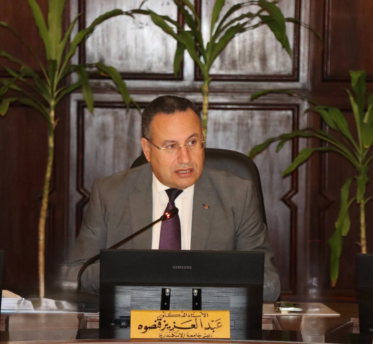 FB IMG 1756232493462 جامعة الإسكندرية رئيس جامعة الإسكندرية يهنئ أعضاء هيئة التدريس لاختيارهم مقررين باللجان العلمية الدائمة للترقيات موقع في الجامعة