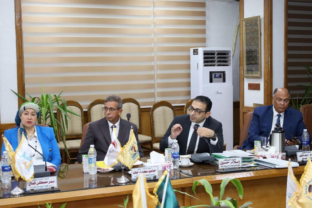 جامعة المنيا تعلن مواعيد الكشف الطبي والتحاليل للطلاب الجدد 2025-2026 1 FB IMG 1756238347582 جامعة المنيا جامعة المنيا تعلن مواعيد الكشف الطبي والتحاليل للطلاب الجدد 2025-2026 موقع في الجامعة