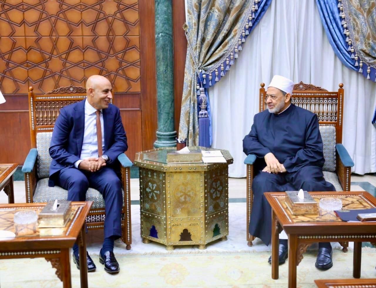 شيخ الأزهر يستقبل وزير التربية والتعليم ويؤكِّدان ضرورة استعادة مكانة المدرسة الحكومية واحترامها 1 IMG 20250804 WA0085 شيخ الأزهر شيخ الأزهر يستقبل وزير التربية والتعليم ويؤكِّدان ضرورة استعادة مكانة المدرسة الحكومية واحترامها موقع في الجامعة