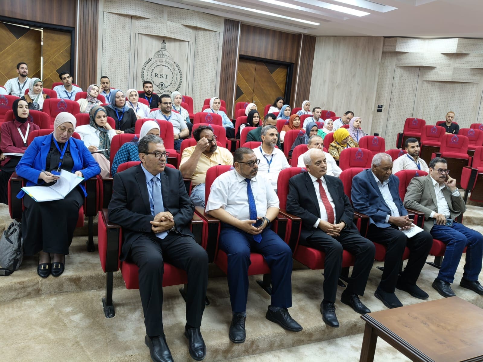 دورة تدريبية لرفع قدرات أعضاء هيئة التدريس بجامعة الريادة 1 IMG 20250804 WA0411 جامعة الريادة دورة تدريبية لرفع قدرات أعضاء هيئة التدريس بجامعة الريادة موقع في الجامعة