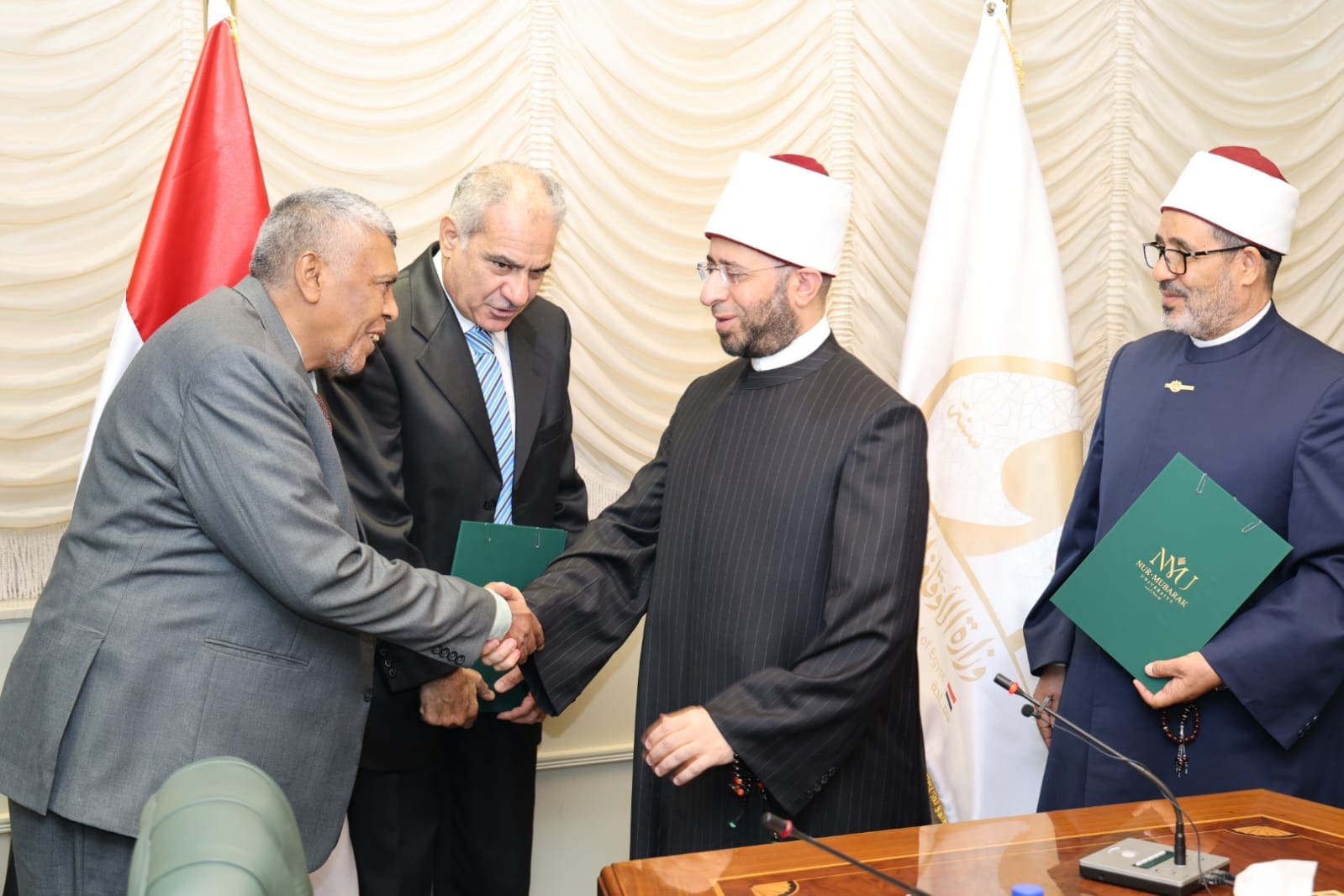توقيع بروتوكول تعاون أكاديمي بين جامعة أسوان و"نور مبارك" بكازاخستان بحضور وزير الأوقاف 1 IMG 20250805 WA0136 أسوان توقيع بروتوكول تعاون أكاديمي بين جامعة أسوان و"نور مبارك" بكازاخستان بحضور وزير الأوقاف موقع في الجامعة