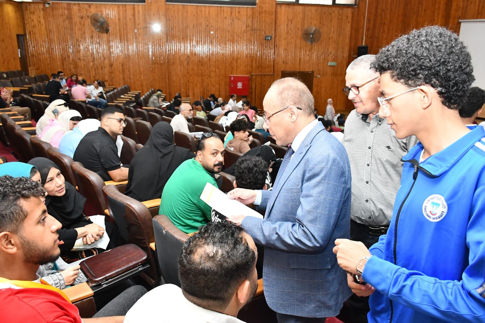275 طالبًا يسجلون رغباتهم في اليوم الأول لتنسيق المرحلة الثانية بجامعة قناة السويس 1 IMG 20250806 WA0073 قناة السويس 275 طالبًا يسجلون رغباتهم في اليوم الأول لتنسيق المرحلة الثانية بجامعة قناة السويس موقع في الجامعة