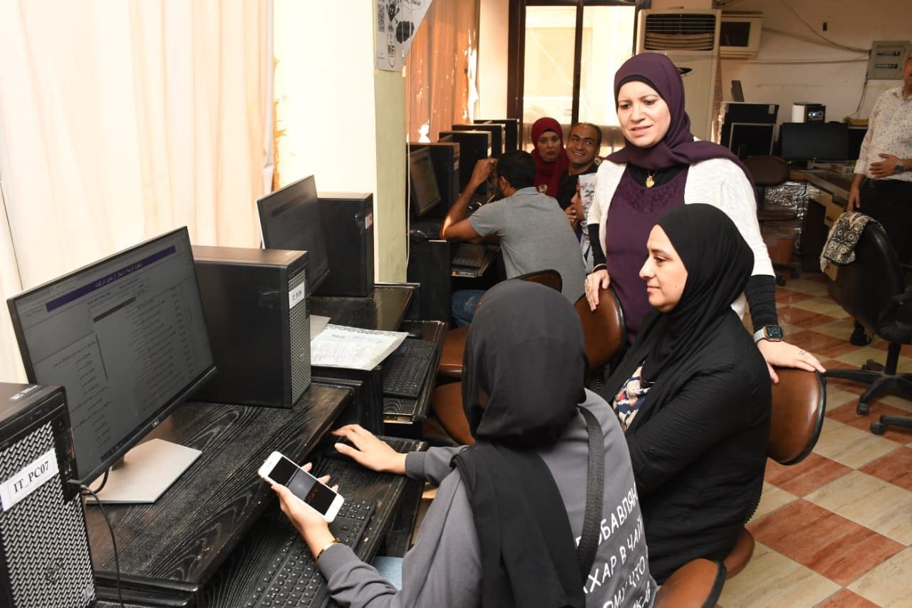IMG 20250807 WA0051 التعليم معامل الحاسبات بالجامعات مستمرة في تقديم الدعم الفني لطلاب الثانوية في تنسيق المرحلة الثانية 2025 موقع في الجامعة
