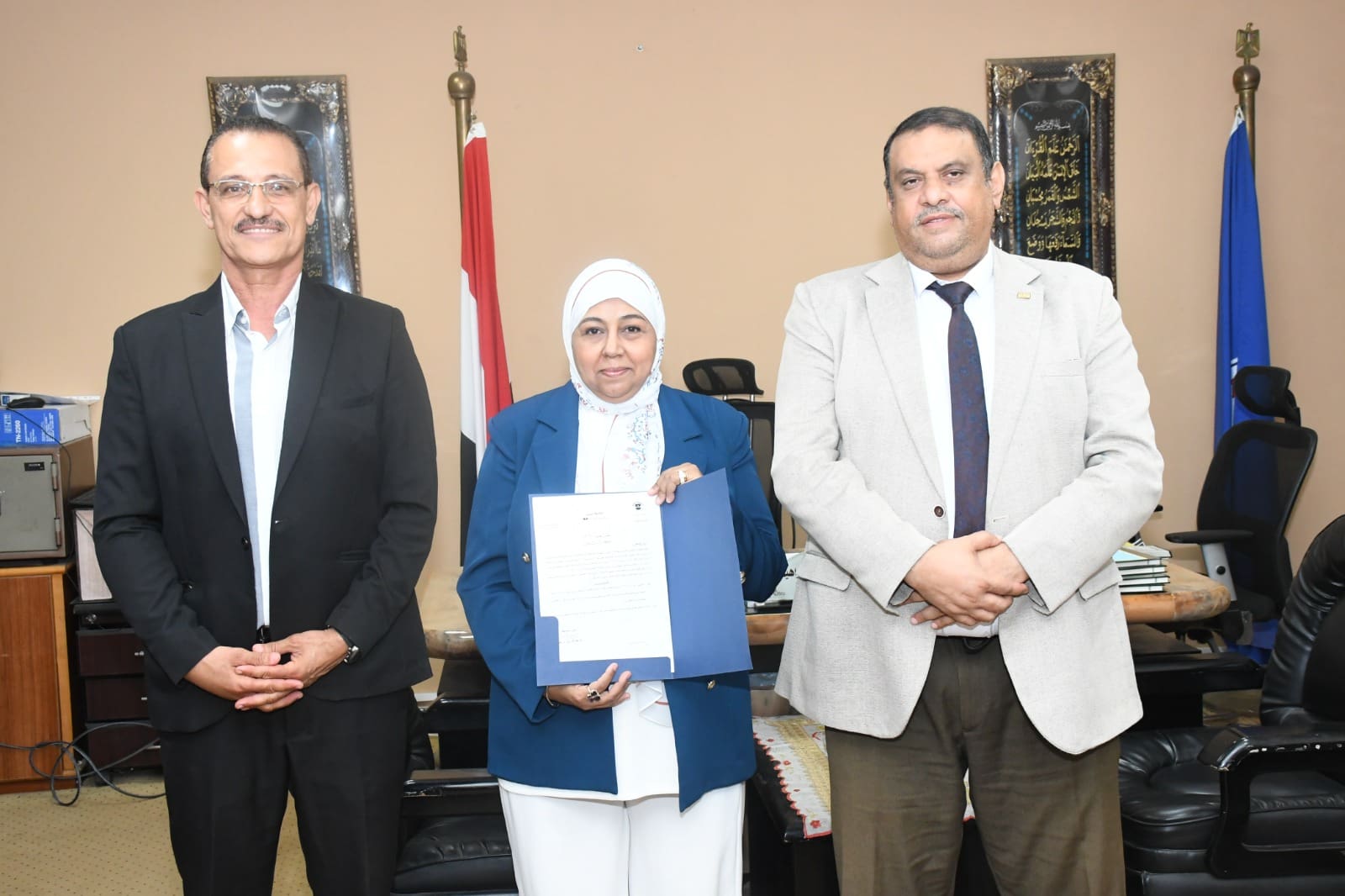 جامعة قناة السويس تُعيّن منى حامد مديرًا لإدارة المخازن ضمن خطة تطوير الأداء الإداري 1 IMG 20250807 WA0053 جامعة قناة السويس جامعة قناة السويس تُعيّن منى حامد مديرًا لإدارة المخازن ضمن خطة تطوير الأداء الإداري موقع في الجامعة