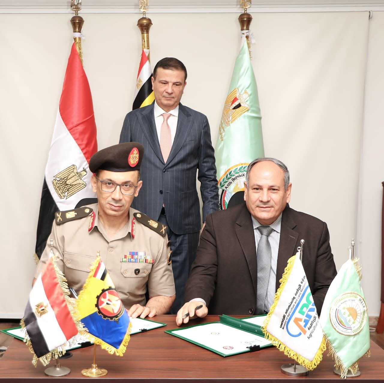 IMG 20250818 WA0027 تعاون تعاون بين مركز البحوث الزراعية والكلية الفنية العسكرية لإنتاج الأسمدة البوتاسية محليًا موقع في الجامعة