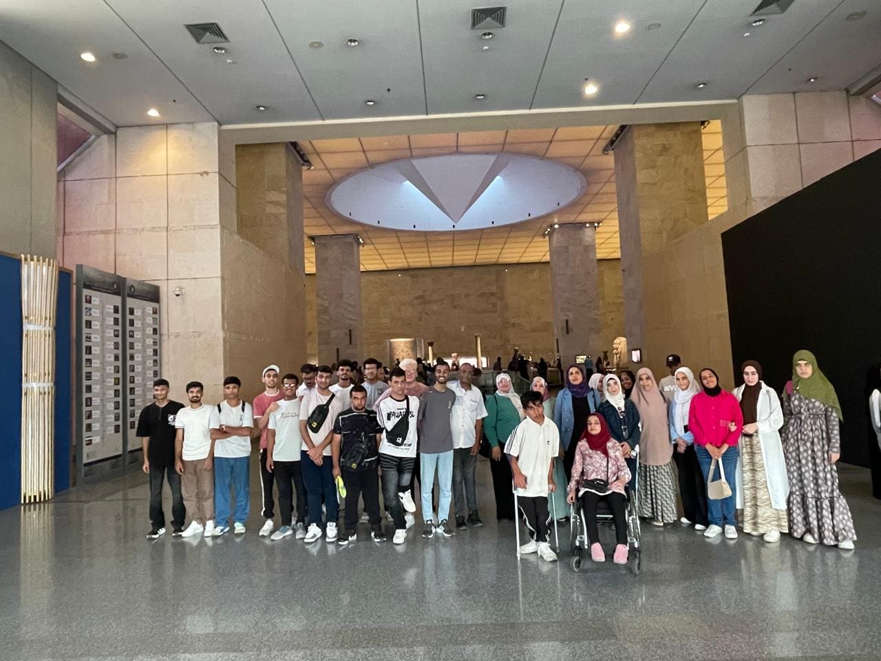 جامعة قناة السويس تنظم أول رحلة مشتركة لطلابها من ذوي الإعاقة إلى متحف الحضارة 1 IMG 20250822 WA0060 جامعة جامعة قناة السويس تنظم أول رحلة مشتركة لطلابها من ذوي الإعاقة إلى متحف الحضارة موقع في الجامعة
