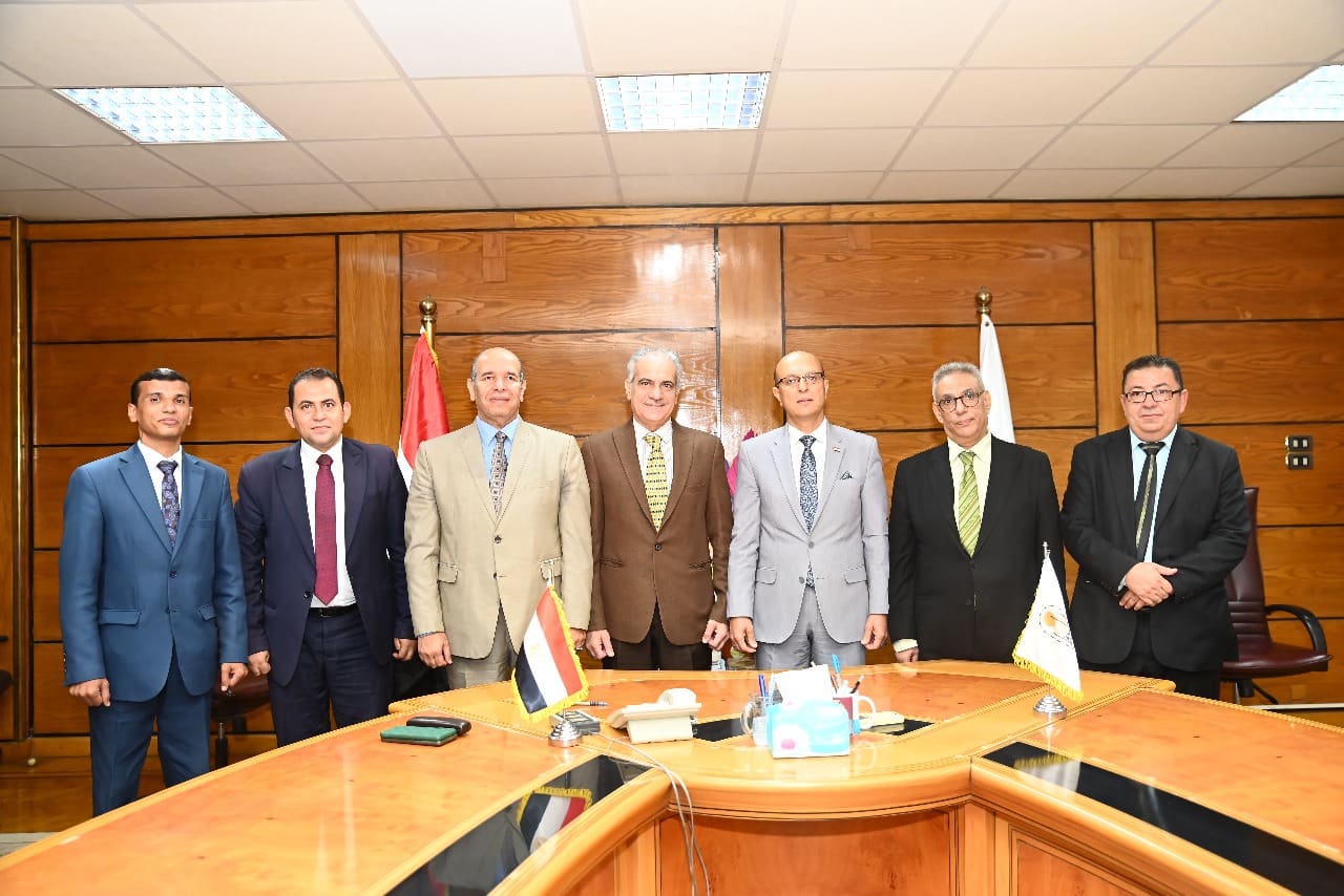 اتفاق أكاديمي بين أسوان وأسيوط لإتاحة برامج الدراسات العليا في التجارة بجامعة أسوان 1 IMG 20250826 WA0015 1 أسوان اتفاق أكاديمي بين أسوان وأسيوط لإتاحة برامج الدراسات العليا في التجارة بجامعة أسوان موقع في الجامعة