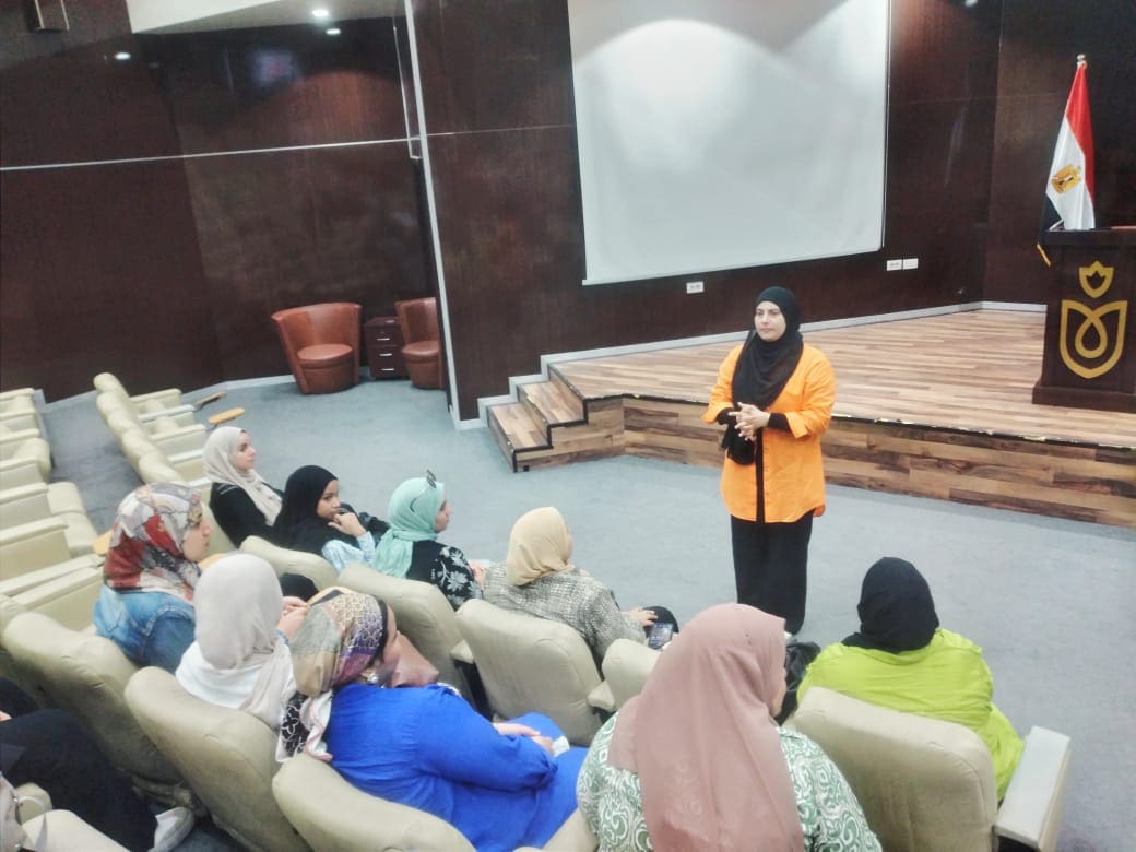 IMG 20250829 WA0079 جامعة قناة السويس تحت شعار الدمج والتمكين.. جامعة قناة السويس تدرب 104 من مقدمي الخدمات بهيئة الرعاية الصحية على لغة الإشارة موقع في الجامعة