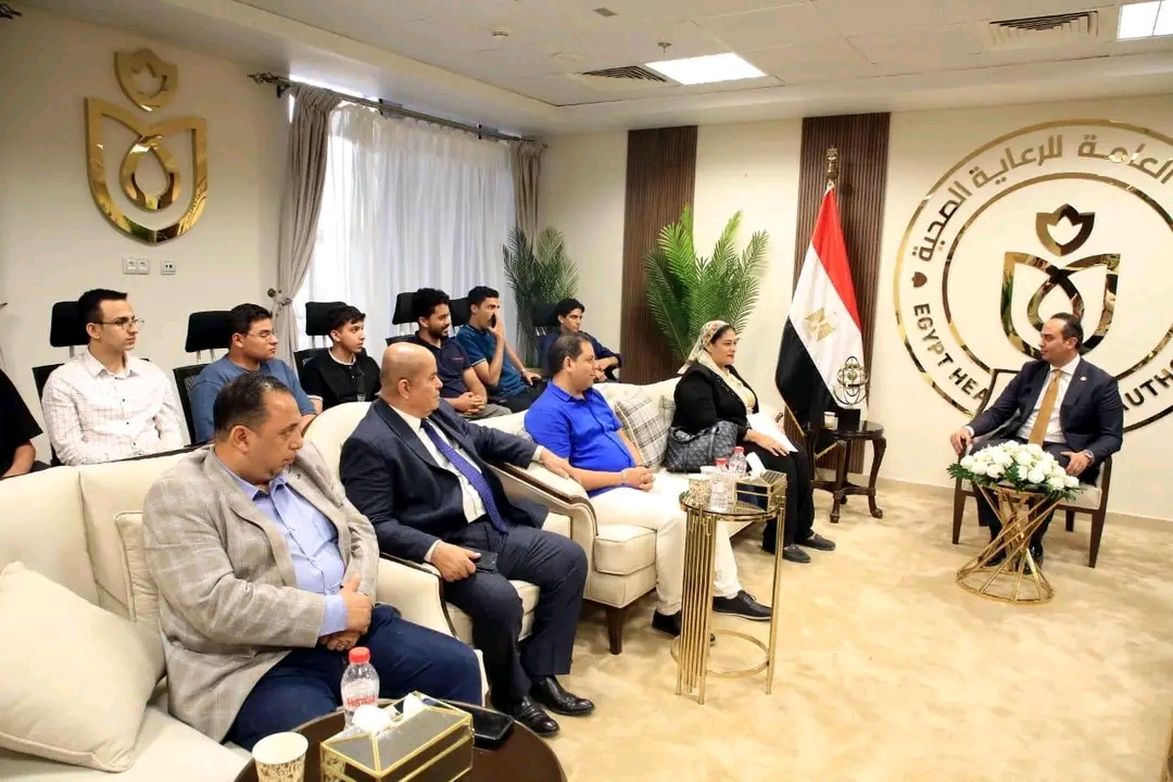 1757580681306 الاغتراب رئيس هيئة الرعاية الصحية يلتقي أوائل الثانوية العامة: "أنتم قدوة ومسؤولية.. ومصر تنتظركم قادة وعلماء" موقع في الجامعة