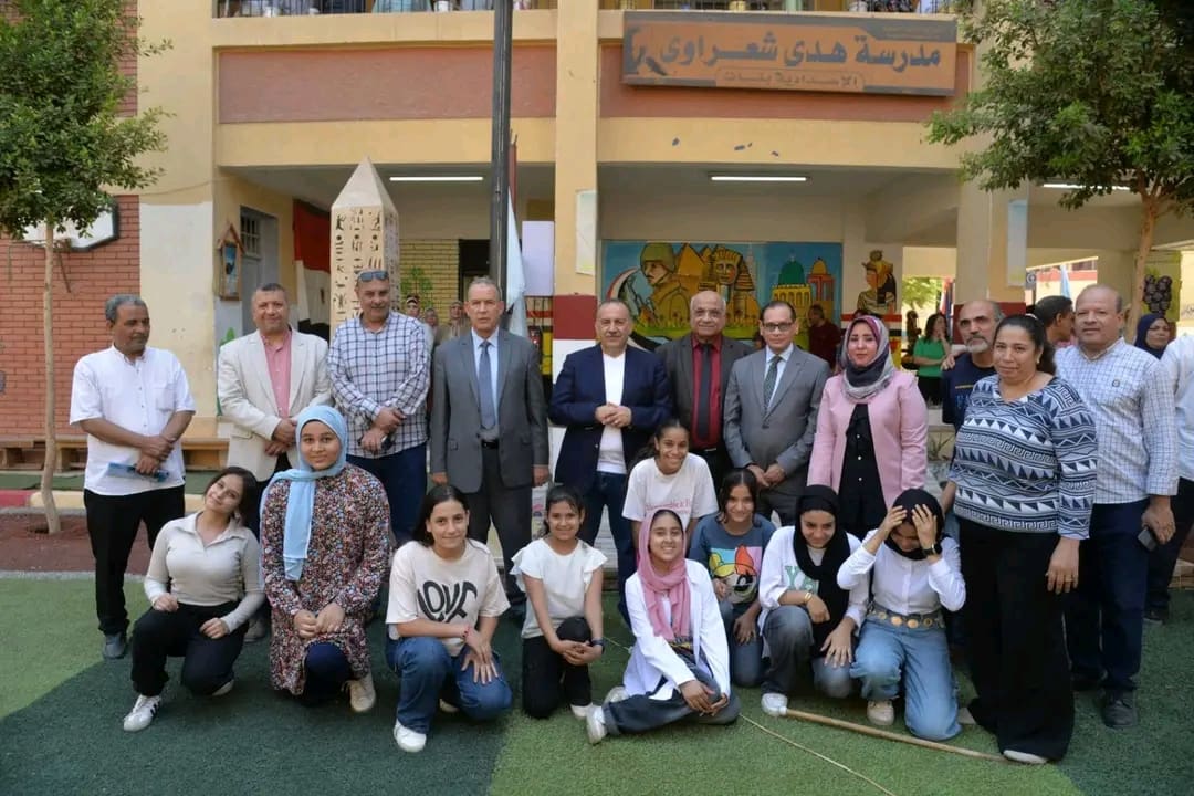 1757924214050 محافظ أسيوط محافظ أسيوط يوجه المدارس بدعم الأنشطة الطلابية موقع في الجامعة