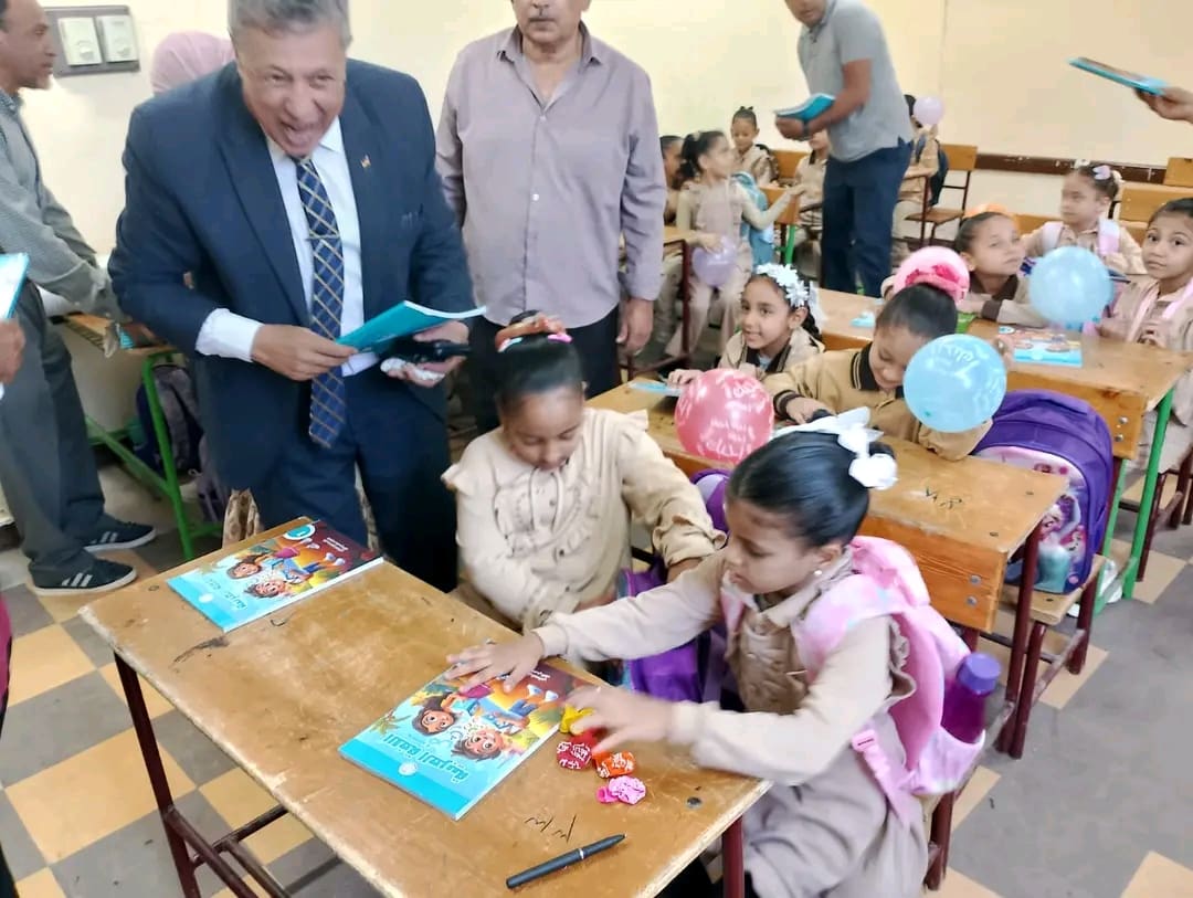 1758355636633 مدارس بالورود والأعلام الوطنية.. تعليم البحيرة يستقبل أكثر من مليون طالب_صور موقع في الجامعة