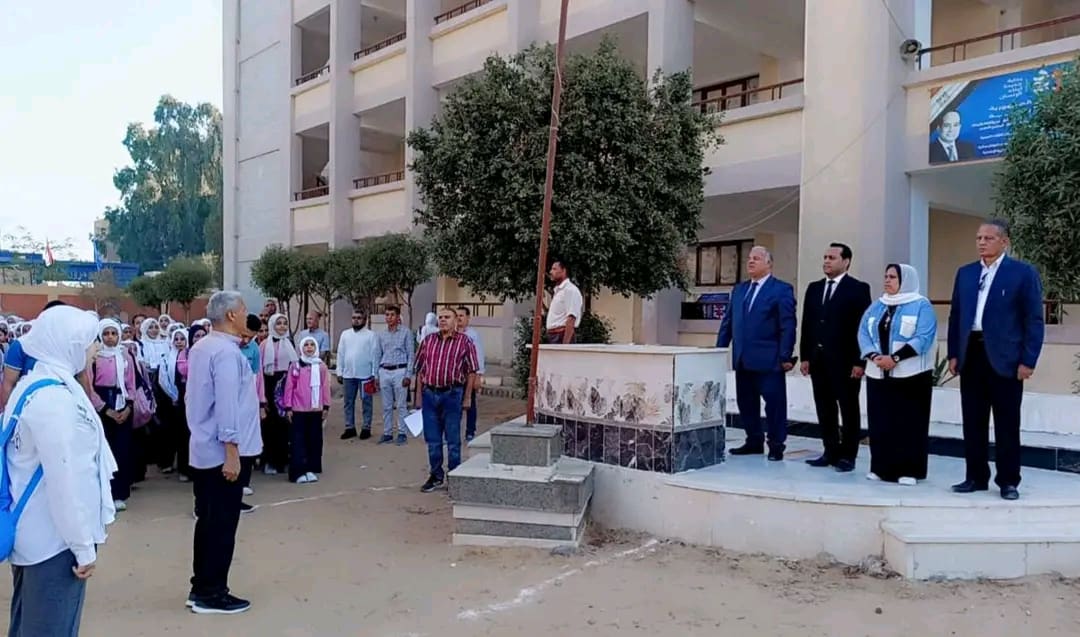 1758355753498 مدرسة تعليم الفيوم: استقبال مميز للطلاب في أول أيام الدراسة 2026_ صور موقع في الجامعة