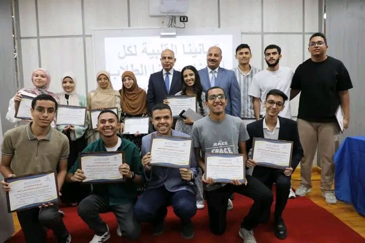 1758477062914 اللوتس جامعة اللوتس تحتفي بأوائل الثانوية العامة بالمنيا.. والمحافظ: الاستثمار في التعليم هو مفتاح المستقبل موقع في الجامعة
