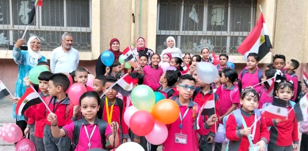 تعليم القاهرة تختتم أسبوعها الأول بالبهجة والانضباط.. بداية عام دراسي واعد