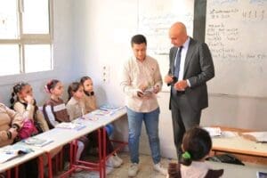 ابتسامات وحوارات مباشرة.. 14 لقطة ترصد تفاعل وزير التعليم مع طلاب الغربية ومعلميهم