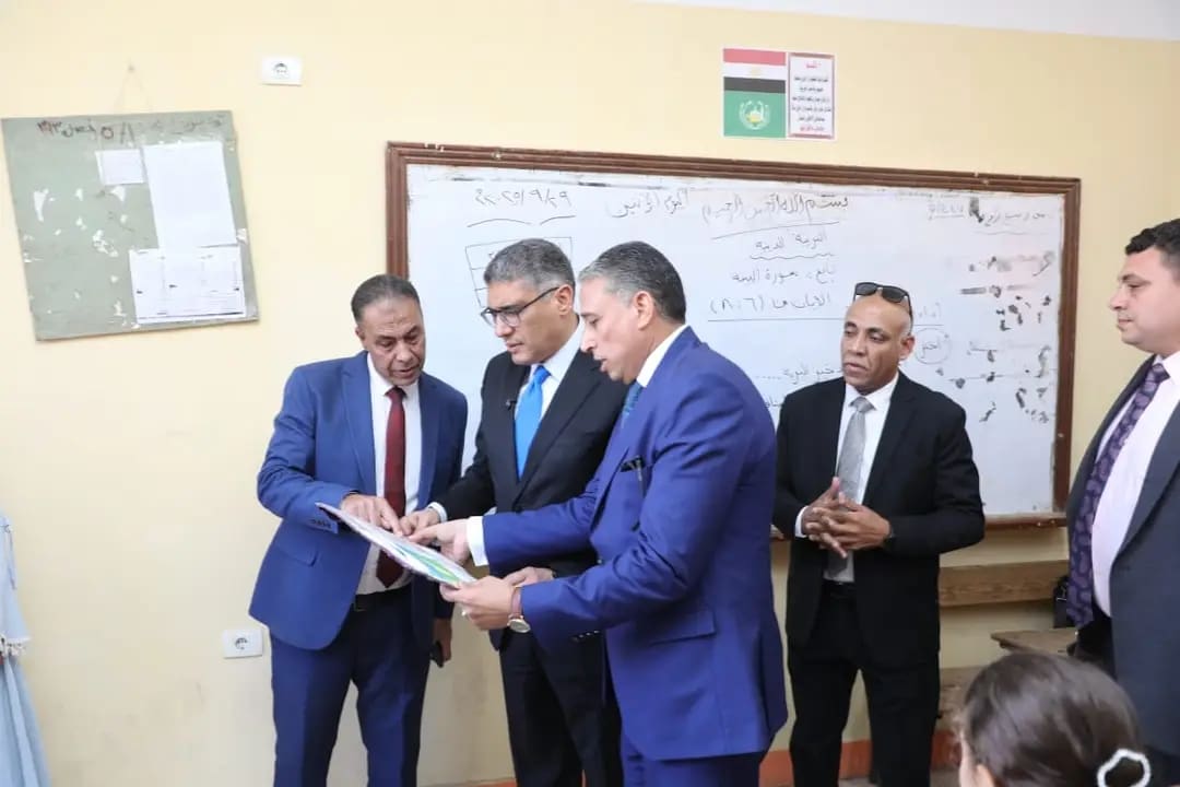 1759140083541 وزير التعليم محافظ الجيزة يتفقد مدارس أبو النمرس ويؤكد انتظام الدراسة مع انطلاق العام الجديد موقع في الجامعة