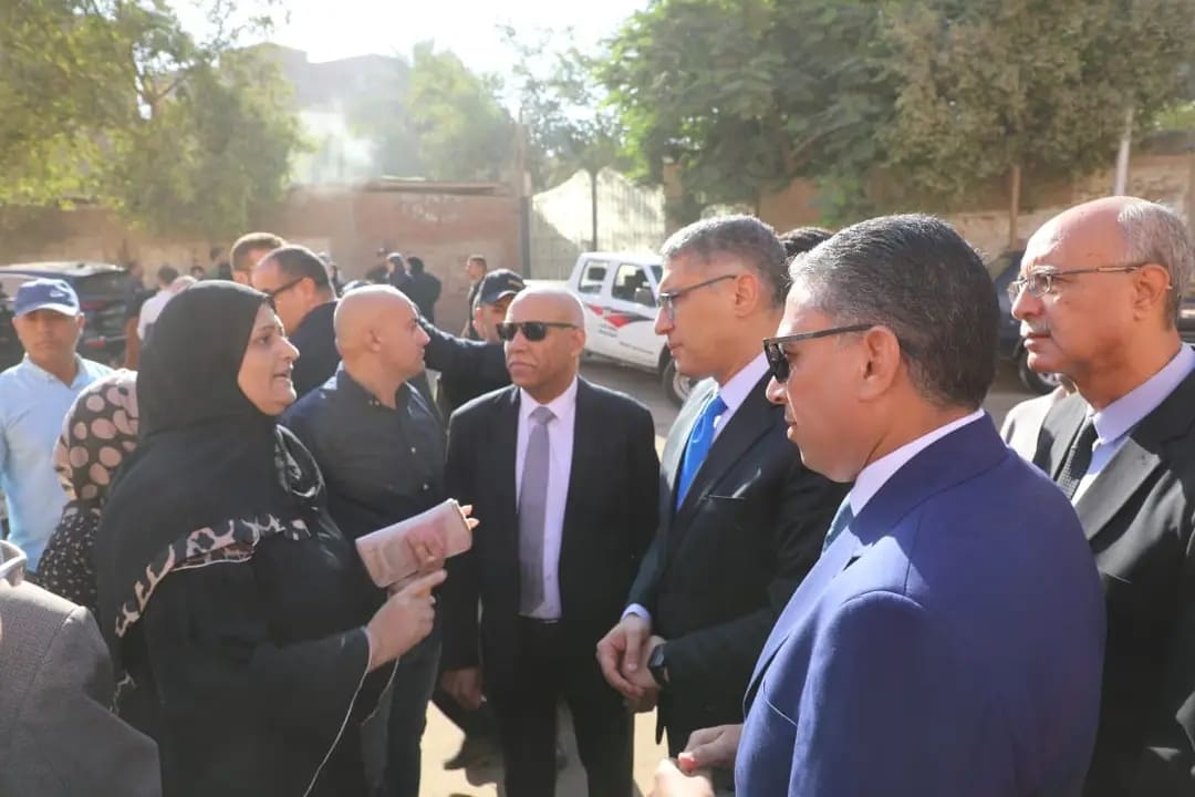 1759140086500 الاعتداء محافظ الجيزة يتابع الوجبات المدرسية والنظافة ويستمع لملاحظات أولياء الأمور موقع في الجامعة