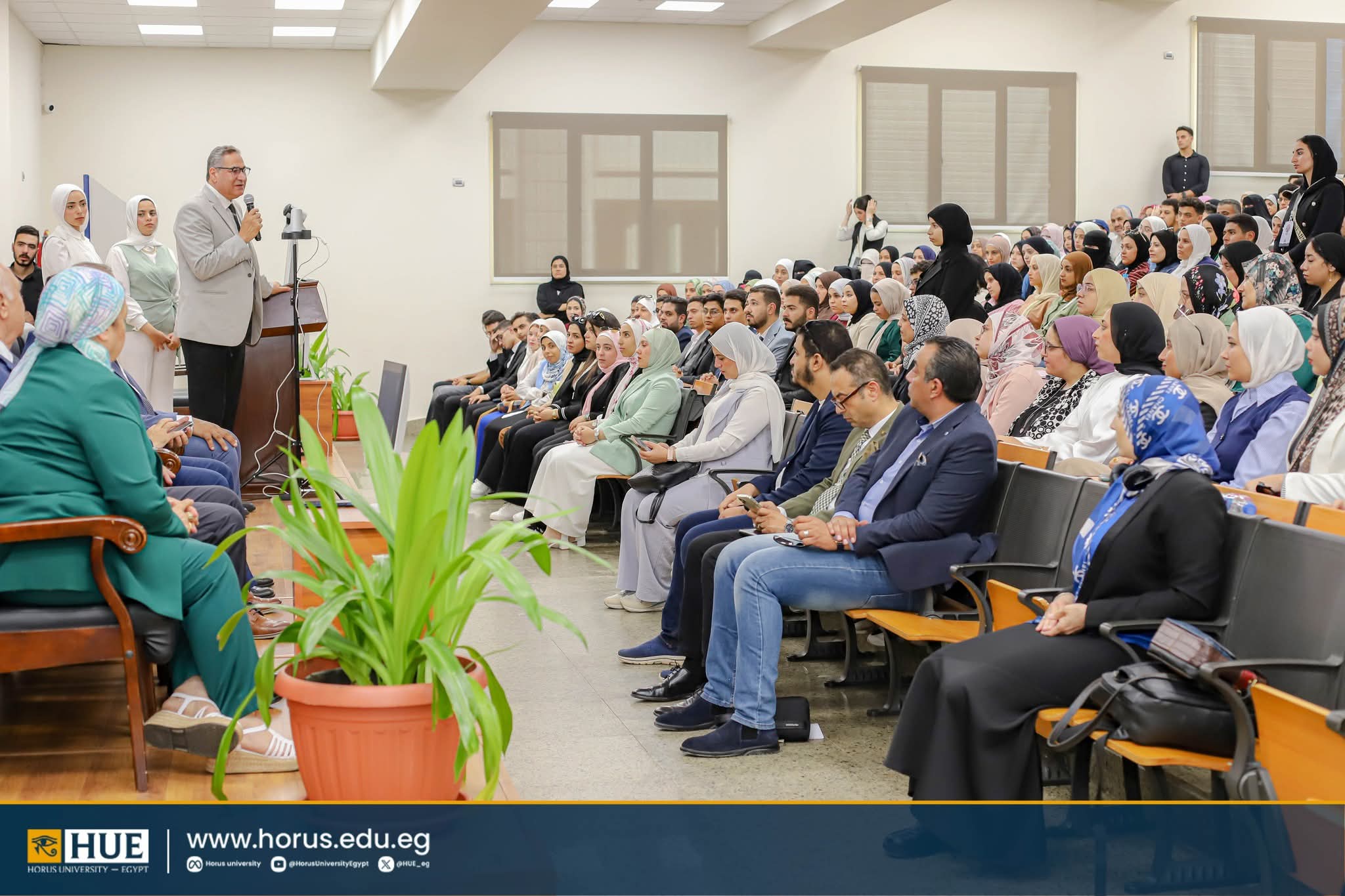 FB IMG 1758040542658 حورس جامعة حورس تنظم اللقاء التعريفي الأول لكلية الذكاء الاصطناعي والمعلومات موقع في الجامعة