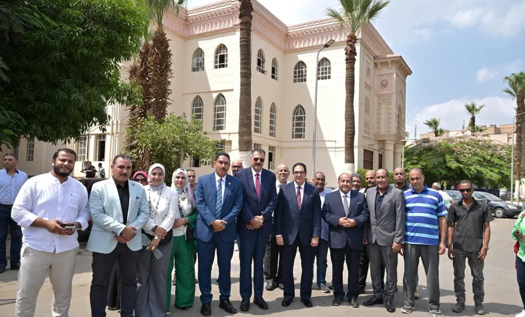 FB IMG 1758121604358 جامعة استعداداً للعام الدراسي الجديد.. جامعة القاهرة تفتتح مسجد المدينة الجامعية بعد تجديد شامل موقع في الجامعة