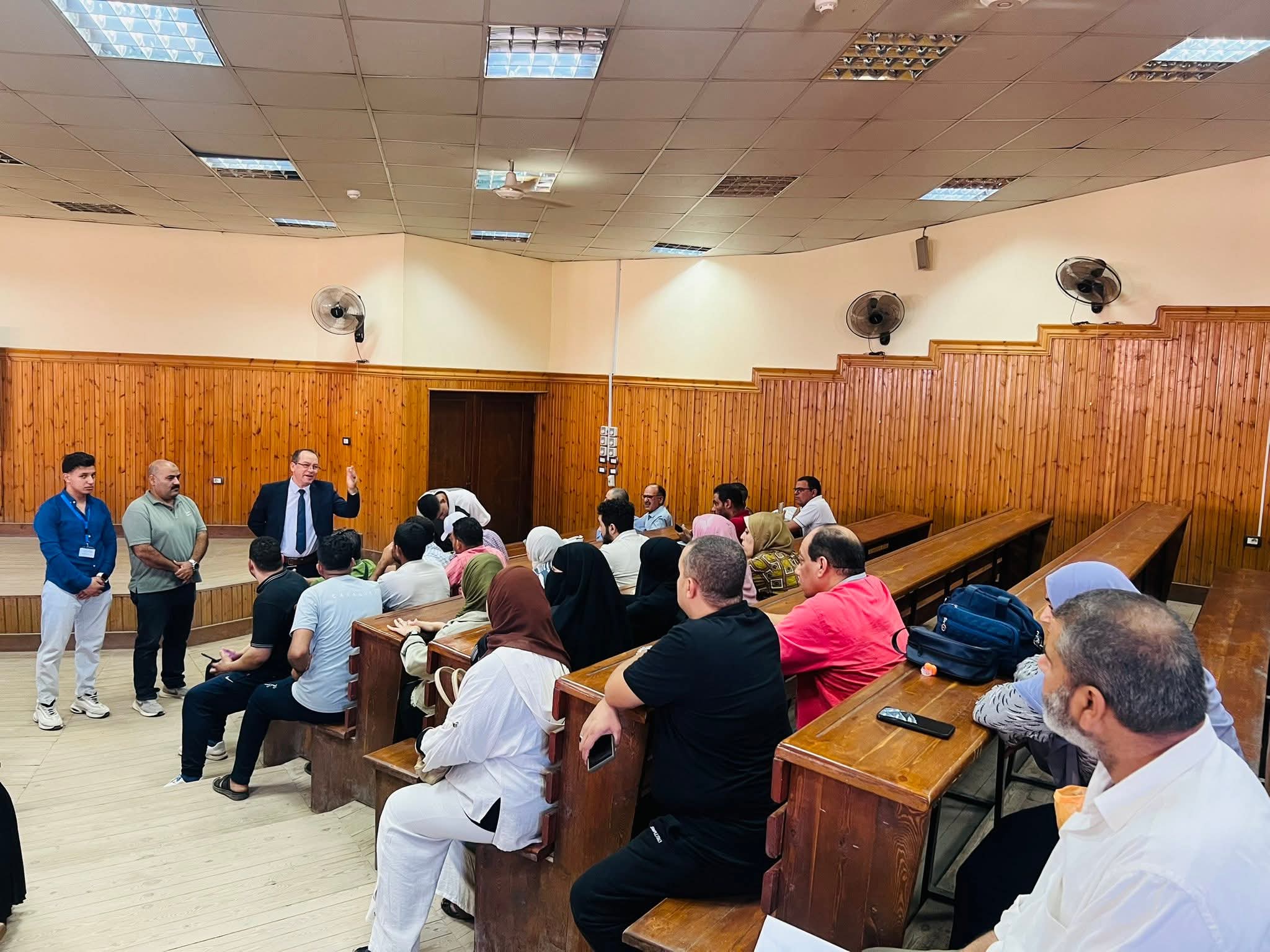 FB IMG 1758447464386 جامعة الدلتا رئيس جامعة الدلتا التكنولوجية يتابع إجراءات استقبال طلاب الثانوية العامة موقع في الجامعة