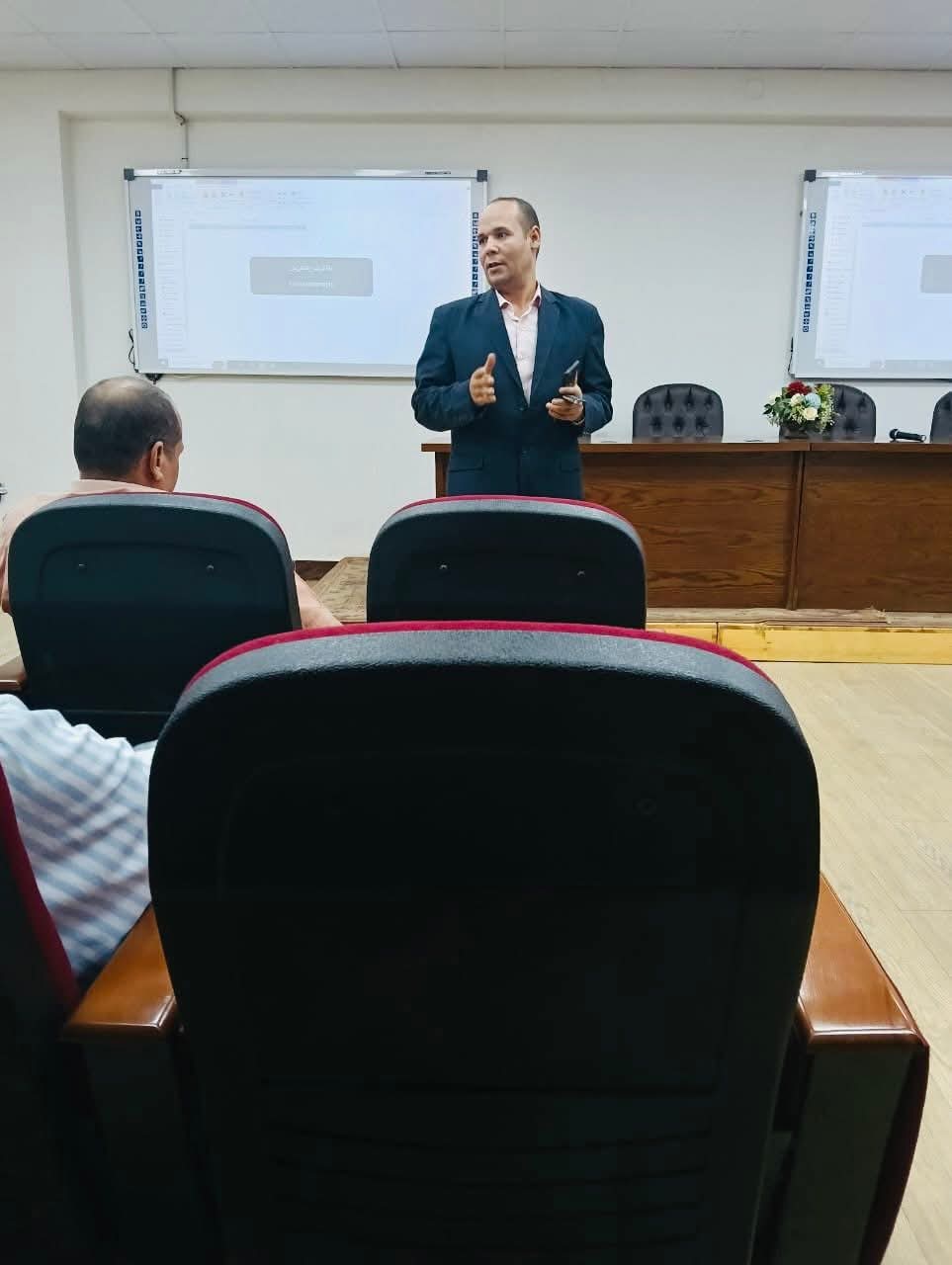FB IMG 1758616763353 أكاديمية جامعة الدلتا التكنولوجية تعزز البحث العلمي والإبتكار من خلال حلقات علمية متخصصة موقع في الجامعة