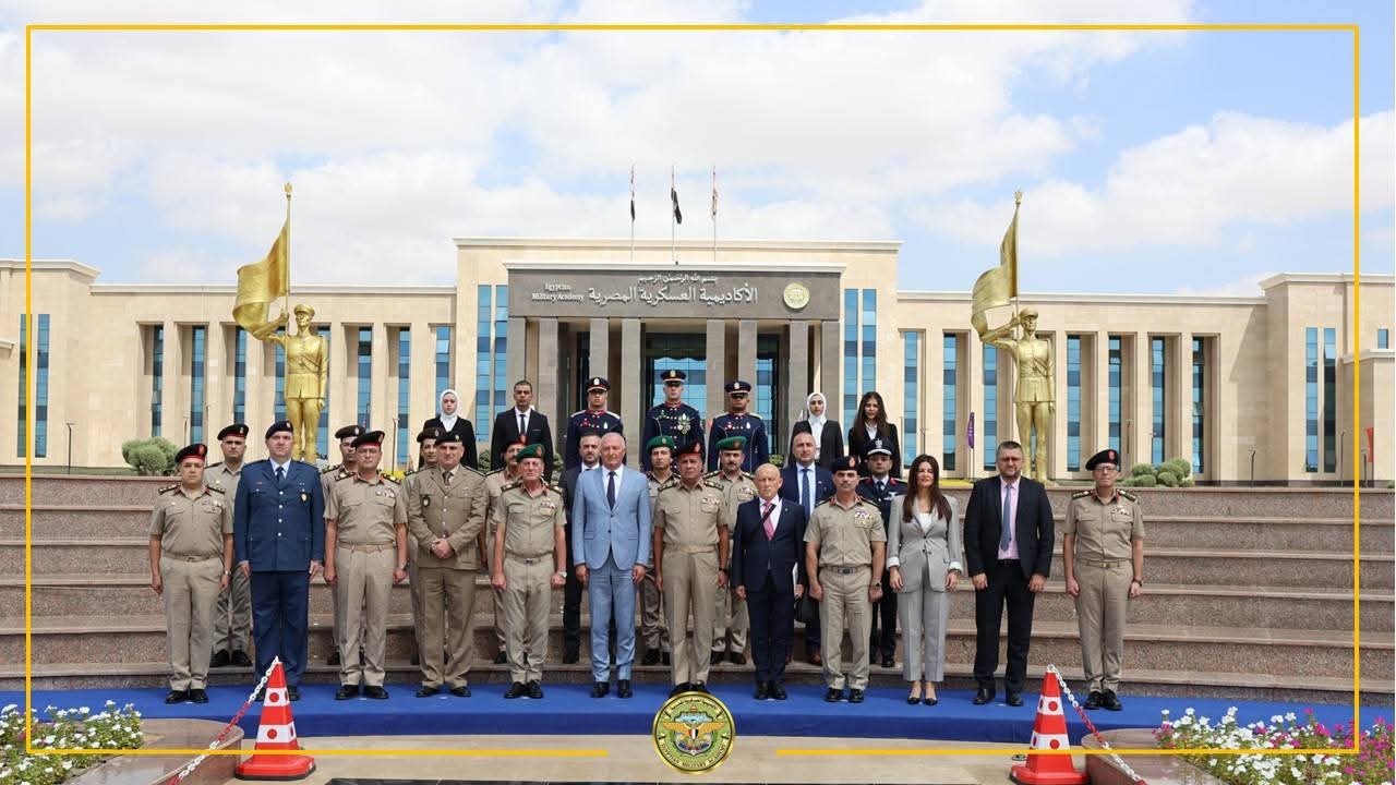 FB IMG 1758626571821 تعزيز تعزيز الشراكة العسكرية بين مصر والبوسنة والهرسك من قلب الأكاديمية العسكرية المصرية| صور موقع في الجامعة