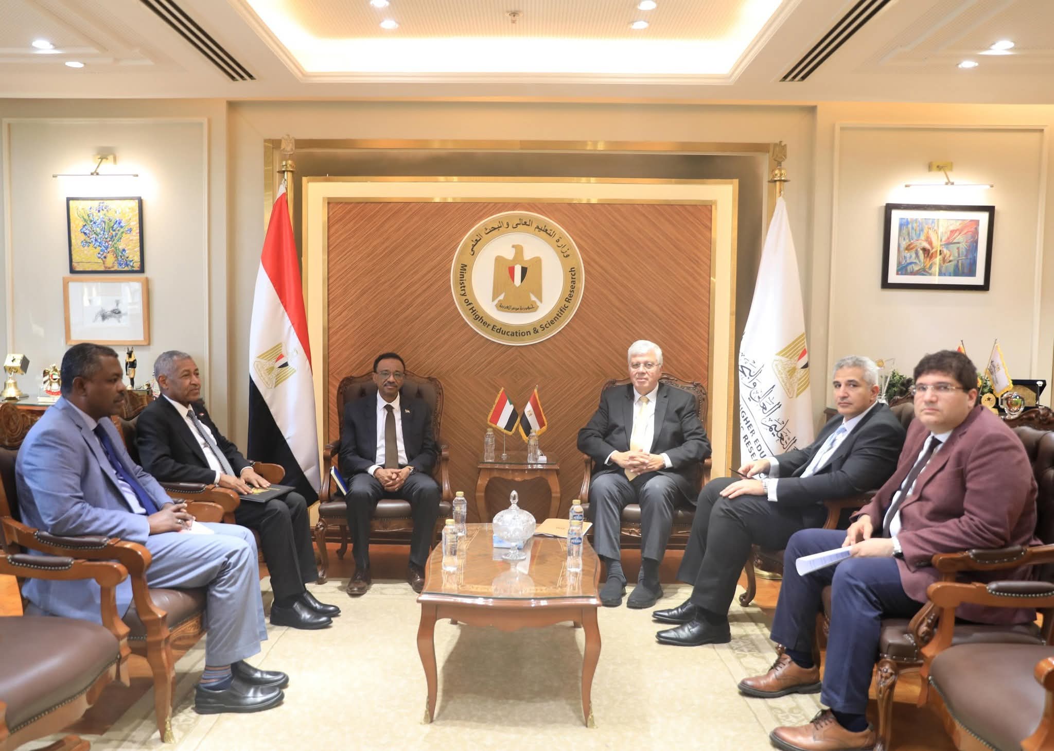 FB IMG 1758698430737 جامعة التعليم العالي يلتقي نظيره السوداني لبحث سبل تعزيز التعاون المشترك في مجالات التعليم العالي والبحث العلمي موقع في الجامعة