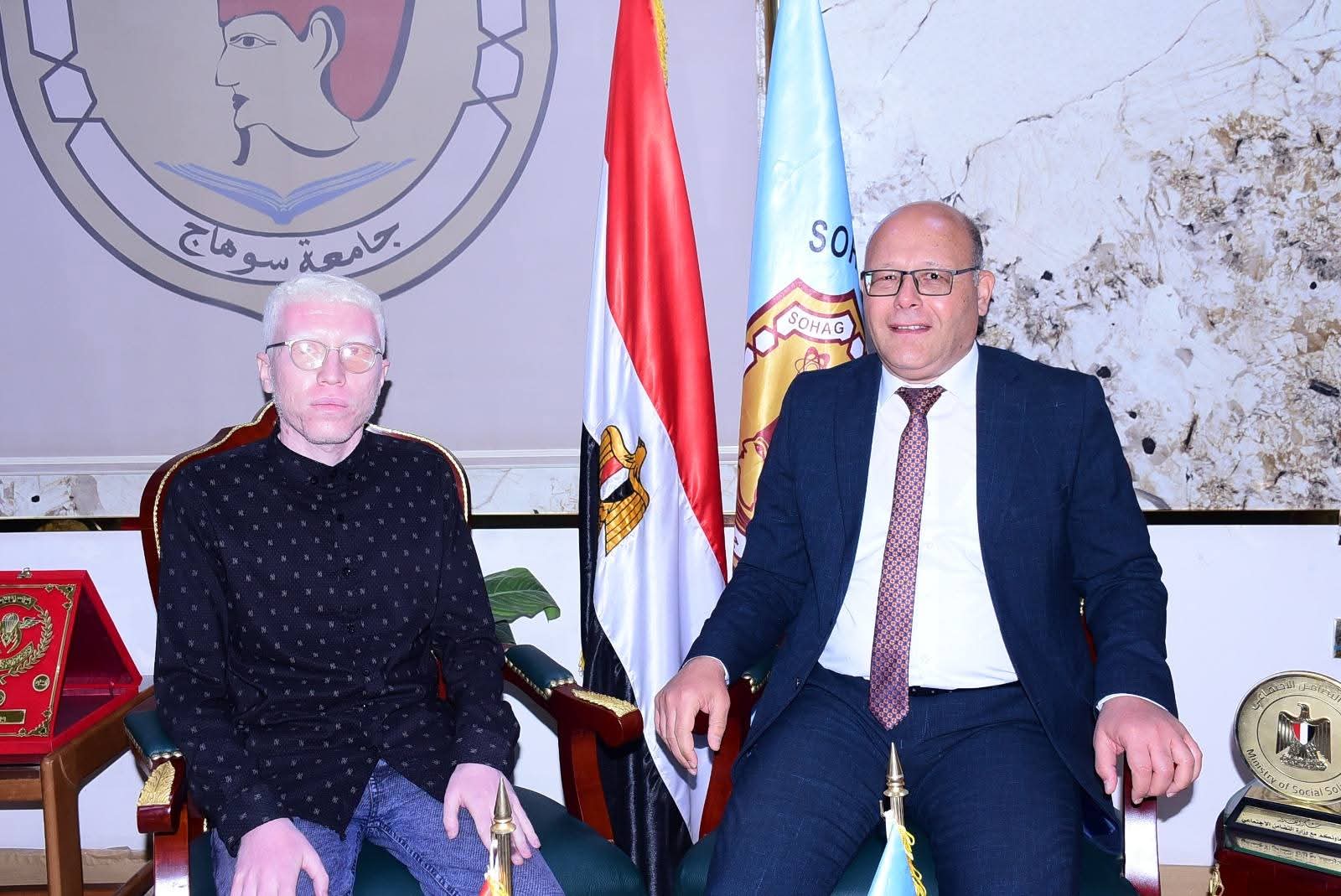 FB IMG 1758708465114 يوسف بعد تدخل وزيري الصحة والتعليم العالي.. الطالب يوسف يتسلم عمله رسميًا كمعيد بجامعة سوهاج موقع في الجامعة