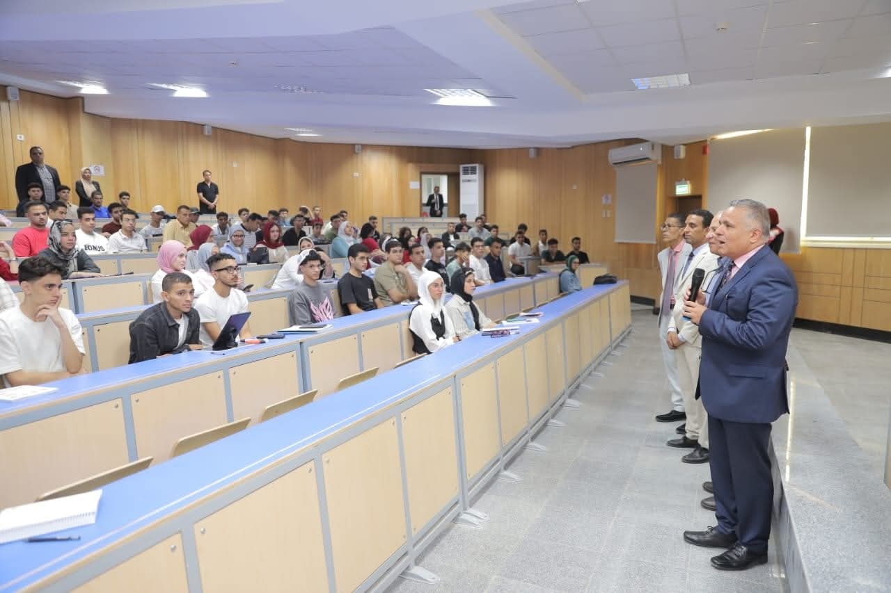 FB IMG 1758973187739 جامعة أسيوط رئيس جامعة السويس الأهلية يستقبل طلابها الجدد في بداية العام الجامعي  موقع في الجامعة