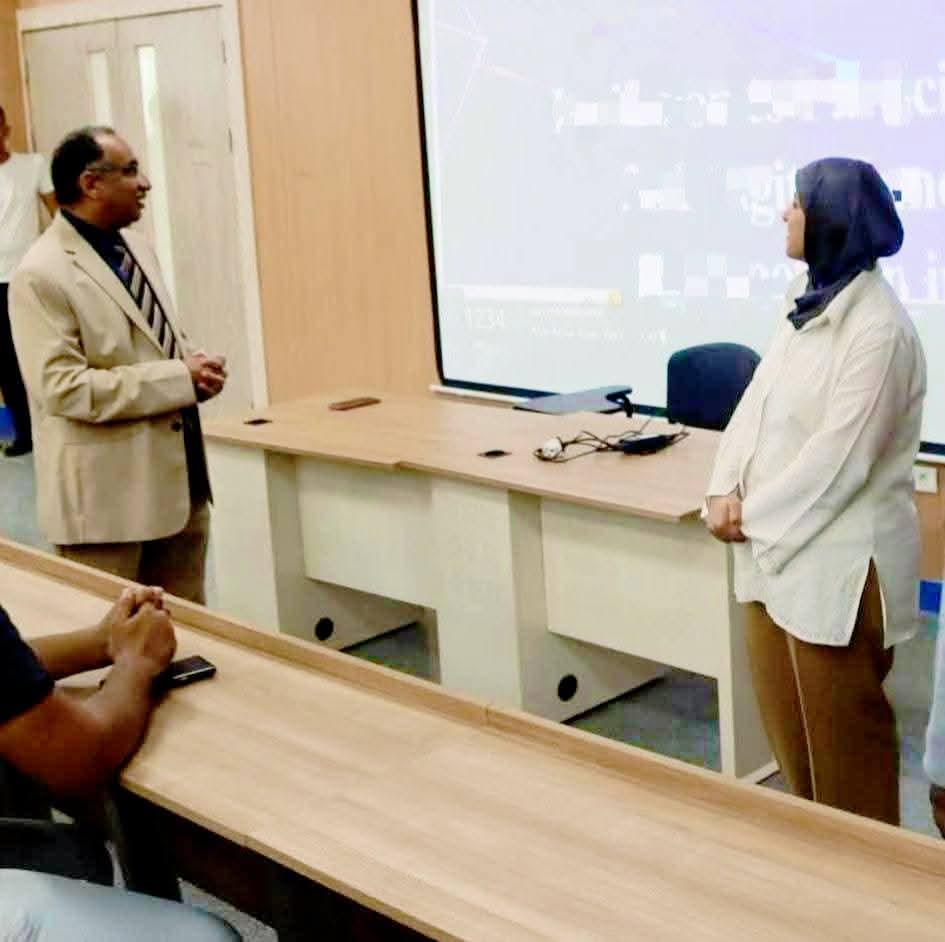 FB IMG 1758984558143 جامعة طيبة جامعة طيبة التكنولوجية تنظم ندوة تفاعلية حول توصيف المقررات موقع في الجامعة