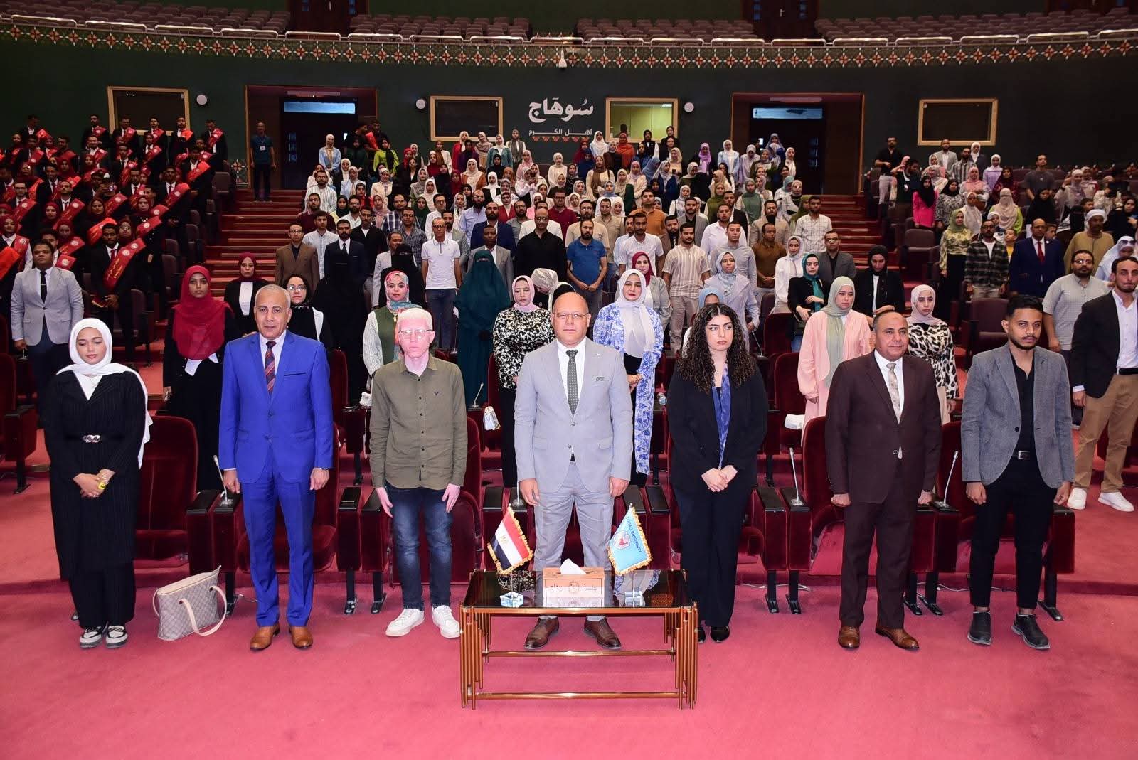 FB IMG 1758992716029 النعماني رئيس جامعة سوهاج يحتفل بانضمام 211 معيداً جديداً ويشارك أولياء الأمور فرحتهم موقع في الجامعة