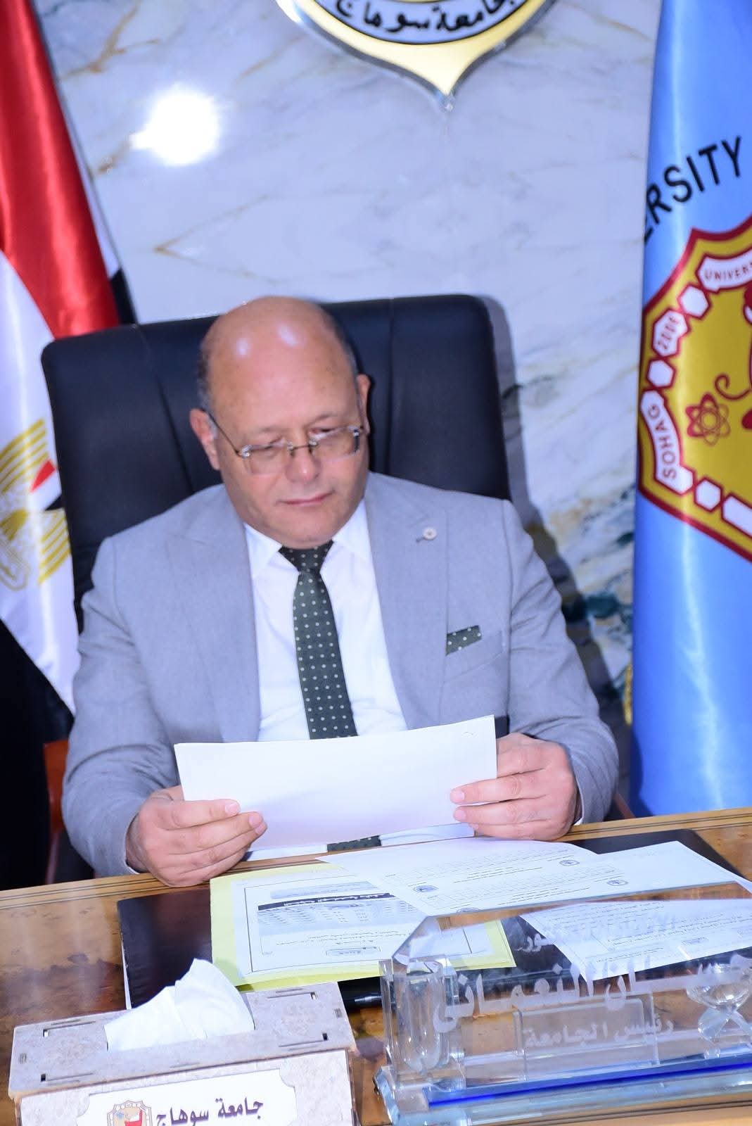 FB IMG 1759064009429 جامعة طيبة التكنولوجية النعماني يضمن حقوق الإداريين في مستشفى سوهاج الجامعي ويؤكد تنفيذ الأحكام القضائية موقع في الجامعة