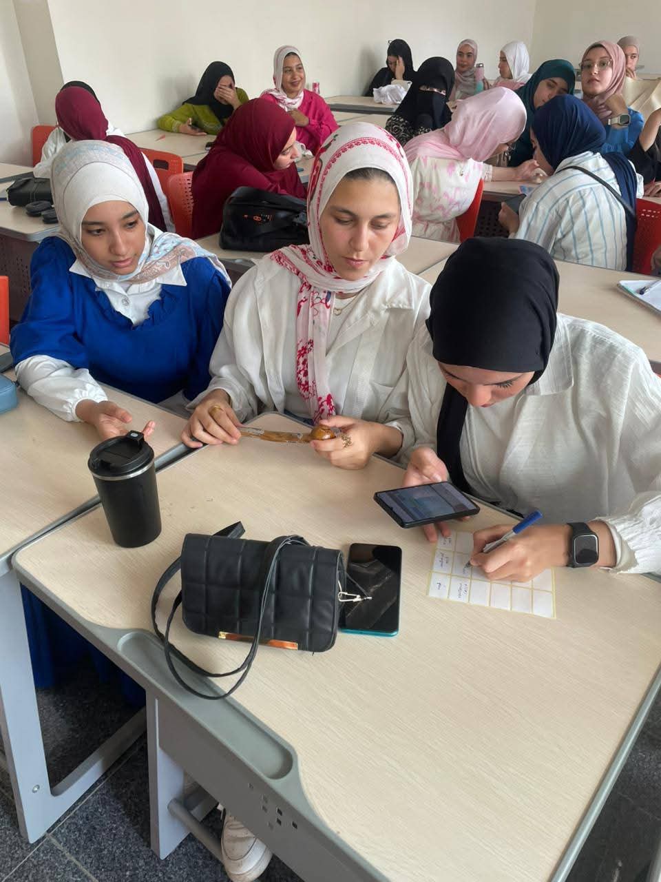 FB IMG 1759130814479 أوائل الثانوية العامة لطلاب تقنيات الأشعة.. جلسة تطبيقية مبتكرة بكلية تكنولوجيا العلوم الصحية بجامعة المنصورة الأهلية  موقع في الجامعة