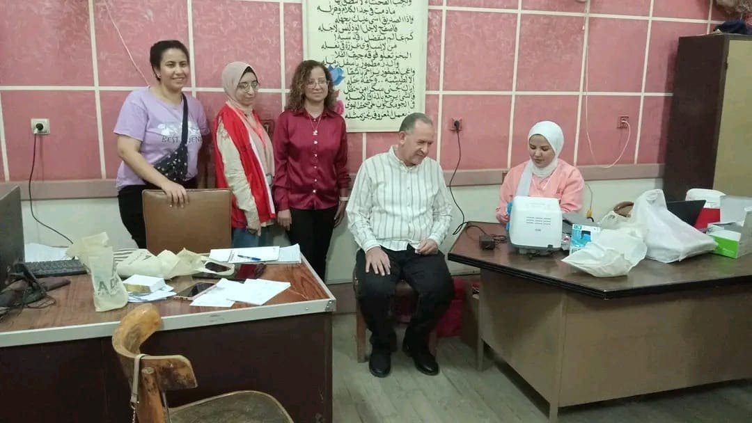 IMG 20250901 WA0096 وكيل ضمن مبادة "100يوم صحة".. وكيل تعليم يخضع للكشف الطبي مع جميع العاملين موقع في الجامعة