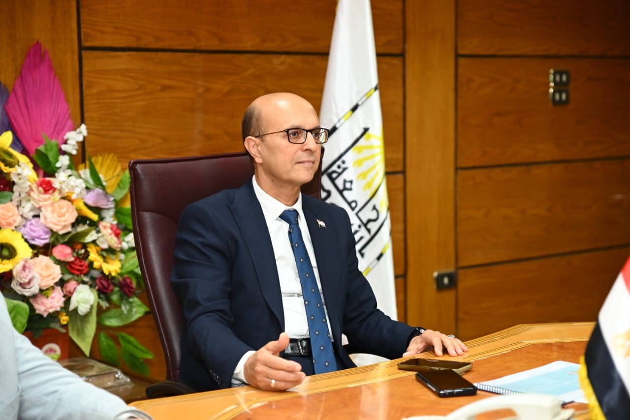 رئيس جامعة أسيوط