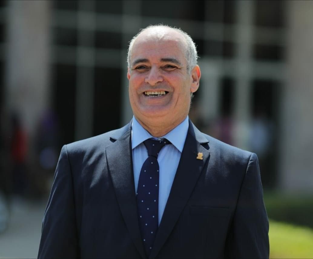 IMG 20250904 WA0107 جامعة أحمد جابر شديد ضمن أبرز المتحدثين بالمؤتمر العالمي لعلوم الأرض وتغير المناخ في لندن 2026 موقع في الجامعة