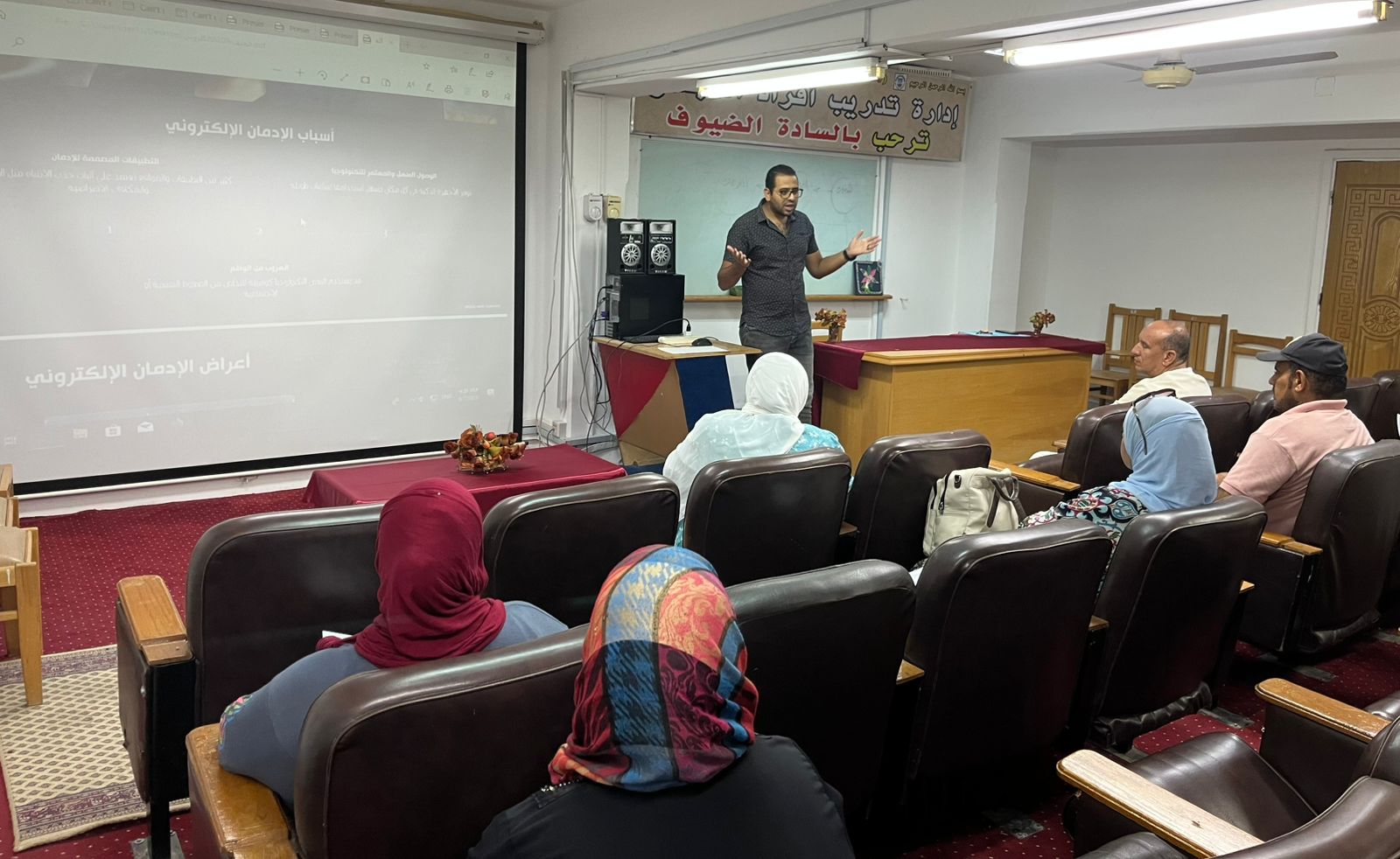 IMG 20250911 WA0003 قناة جامعة قناة السويس تناقش مخاطر التنمر والابتزاز الإلكتروني في برنامج تدريبي موسع موقع في الجامعة