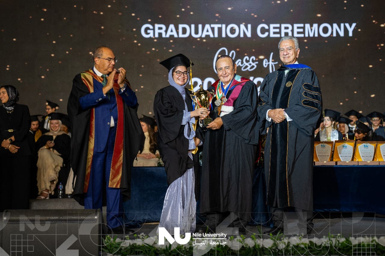 IMG 20250914 WA0029 جامعة النيل جامعة النيل تحتفل بتخريج دفعة جديدة من طلبة الدكتوراه والماجستير والبكالوريوس موقع في الجامعة