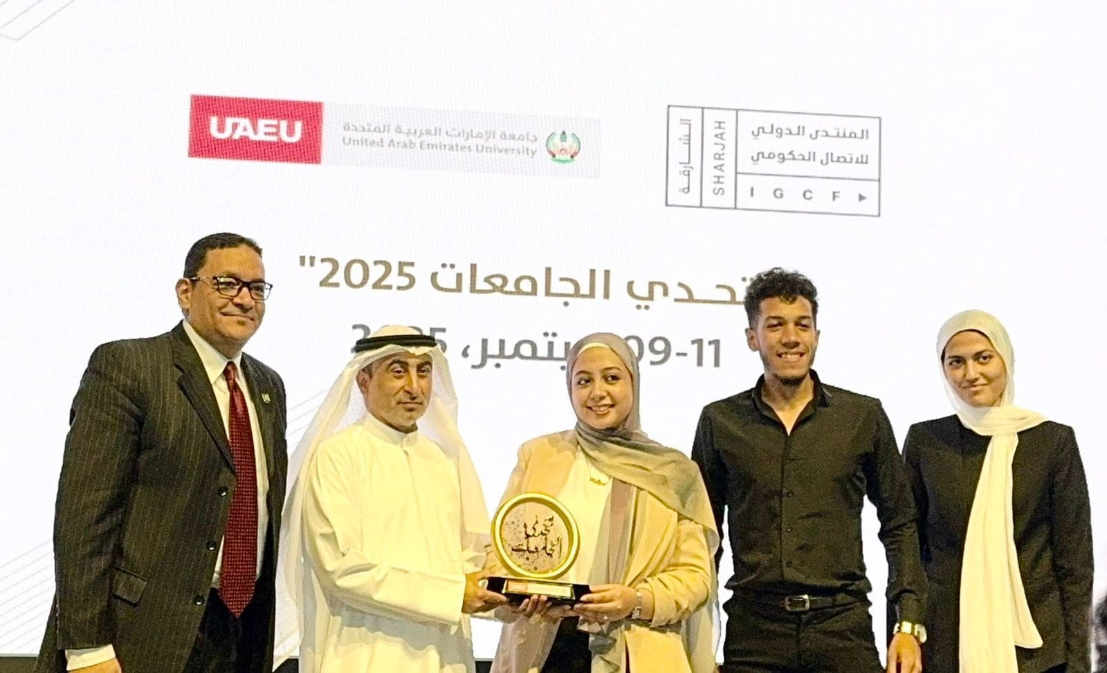 IMG 20250914 WA0030 1 طلاب جامعة القاهرة تحصد المركز الثاني في مسابقة “تحدي الجامعات” الدولية بالإمارات موقع في الجامعة