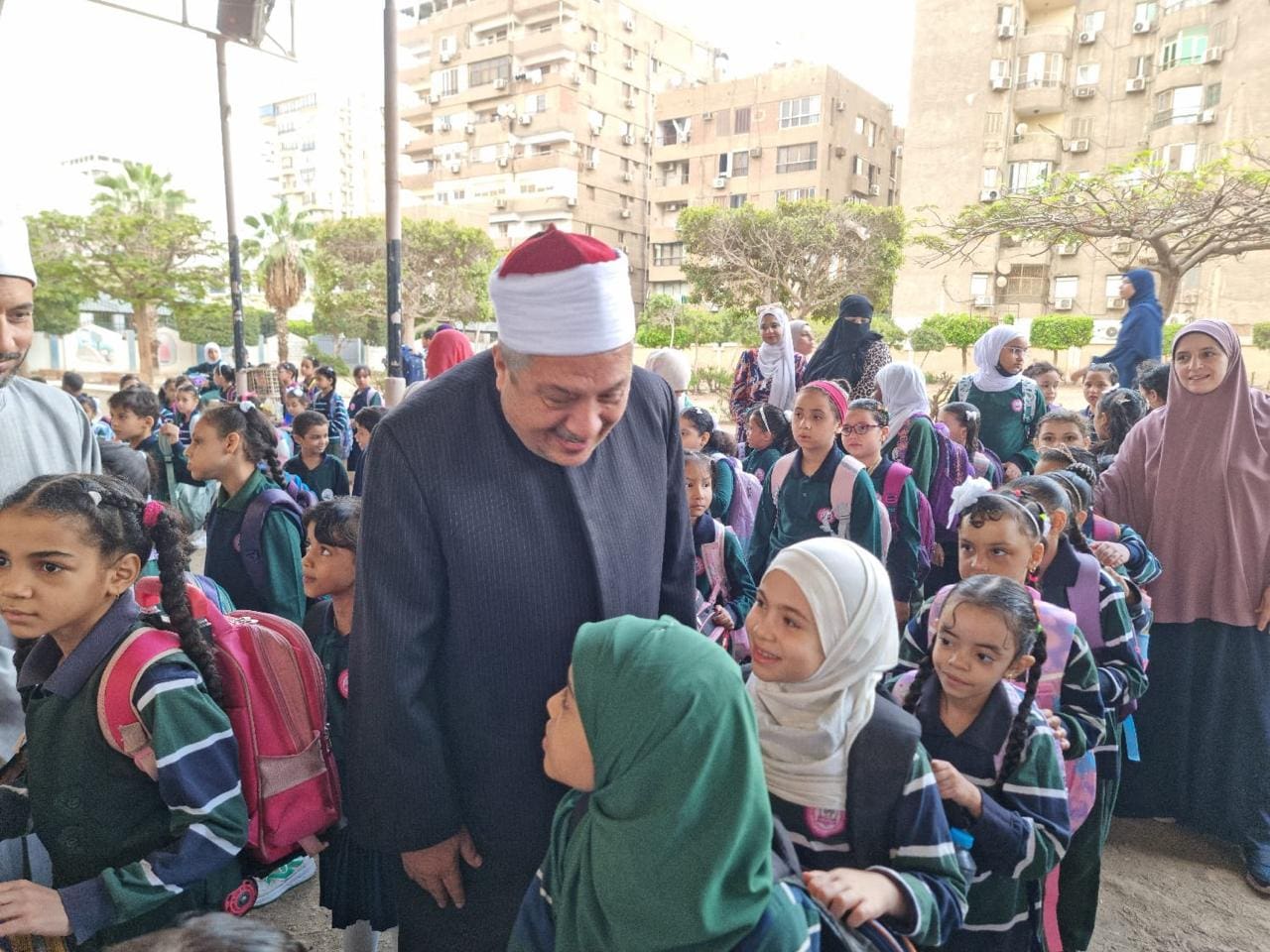 IMG 20250921 WA0010 الدراسات رئيس قطاع المعاهد الأزهرية يتفقد مجمع مدينة نصر في أول أيام العام الدراسي الجديد موقع في الجامعة