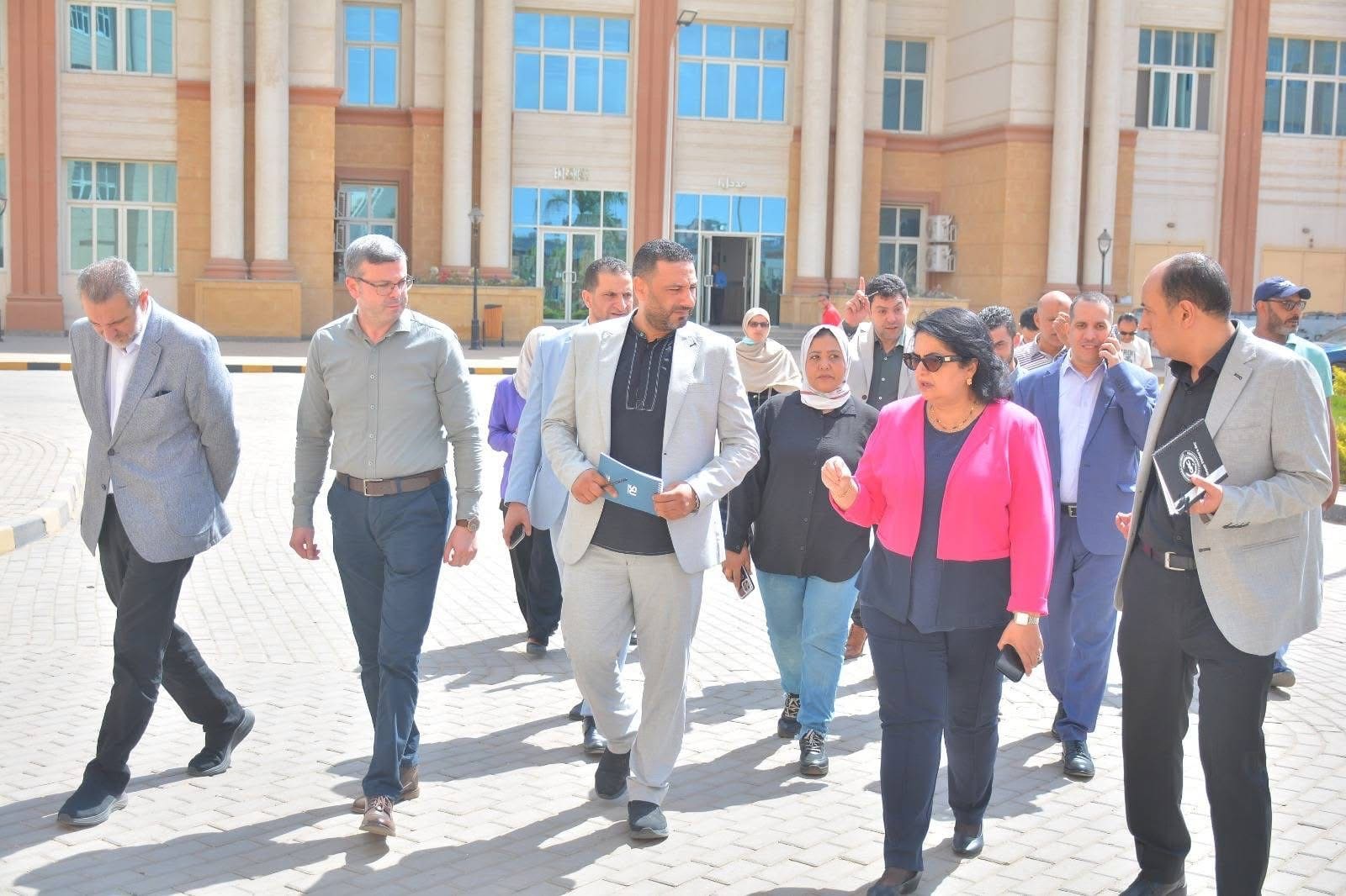 IMG 0572 العملية انتظام العملية التعليمية بجامعة المنوفية الأهلية في أول أيام العام الجامعي الجديد موقع في الجامعة