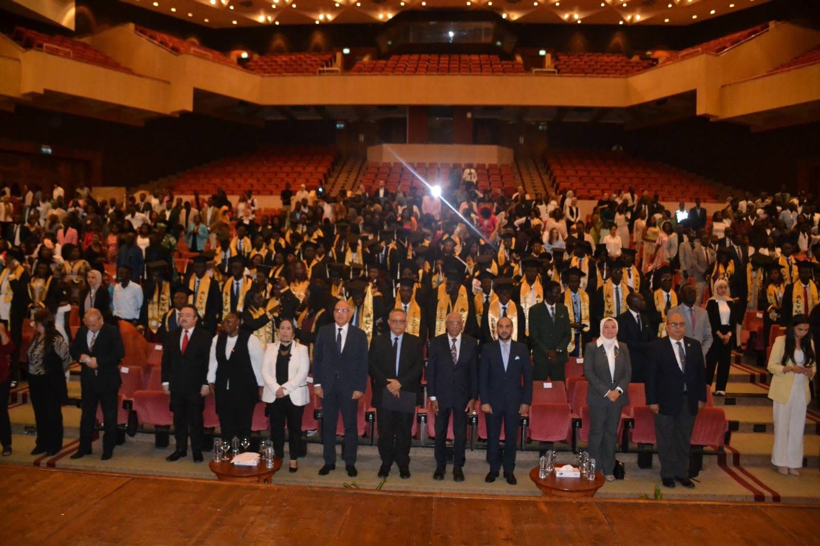 IMG 0810 جامعة جامعة الإسكندرية تشارك في الاحتفالية السنوية الـ13 لتخرج الطلاب المشاركين في "شباب الصفوة الأفارقة" موقع في الجامعة