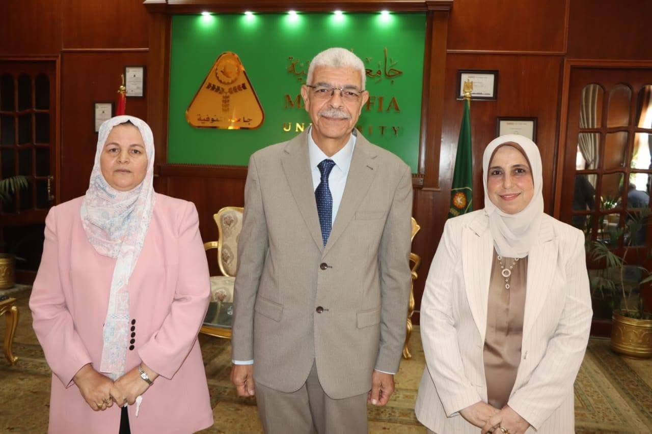 IMG 1288 جامعة المنوفية رئيس جامعة المنوفية يترأس اجتماع لجنة اختيار عميد كلية التمريض موقع في الجامعة