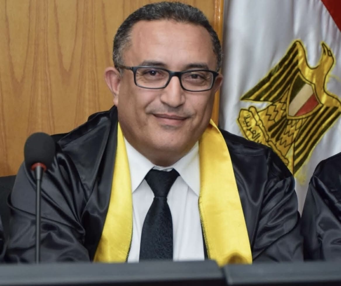 IMG 1293 نجاح رئيس جامعة الإسكندرية يصدر قرارات بتعيين وكلاء جدد بكليات ومعاهد الجامعة موقع في الجامعة